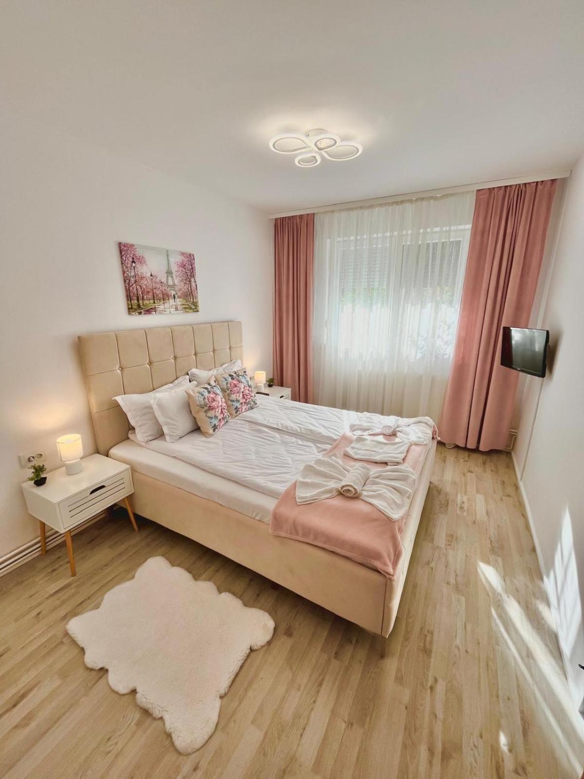 Alice Apartment Arad Exterior photo